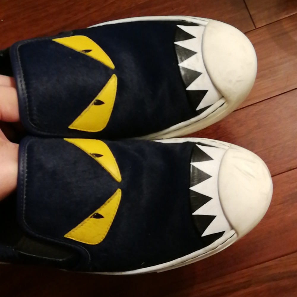 ๐FENDI - Picture 7 of 7